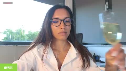 tia_j online show from July 2026 04:43:02 PM