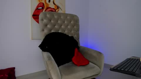 carolina online show from December 2025 12:05:01 AM