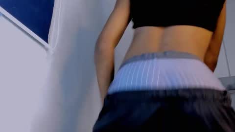 tiago_xxx_ online show from October 2025 10:54:02 PM