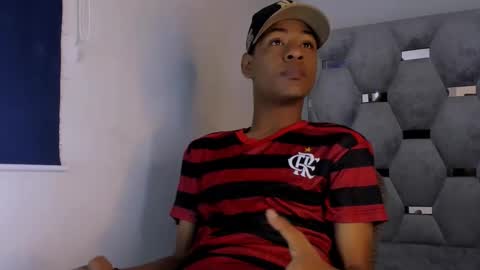tiago_xxx_ online show from October 2025 08:20:02 PM