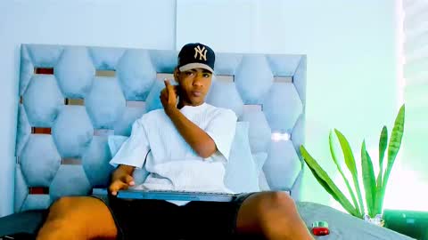 tiago_xxx_ online show from October 2025 09:08:02 PM