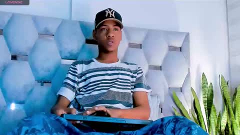 tiago_xxx_ online show from October 2025 02:46:02 AM