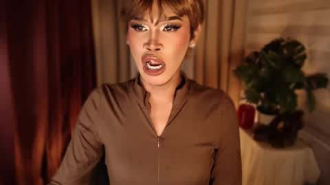 Snapshot of tiara_perezx chatting on January 2026 05:28:02 PM Sam online show from January 2026 05:28:02 PM