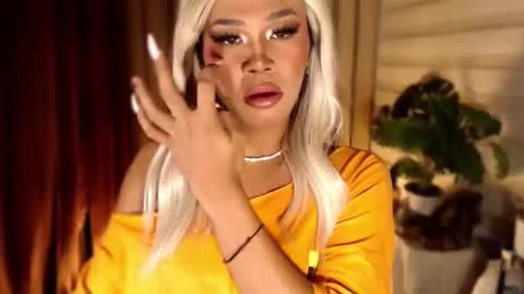 Snapshot of tiara_perezx chatting on February 2026 06:44:02 PM Sam online show from February 2026 06:44:02 PM