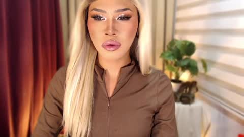 Snapshot of tiara_perezx chatting on February 2026 04:39:02 PM Sam online show from February 2026 04:39:02 PM