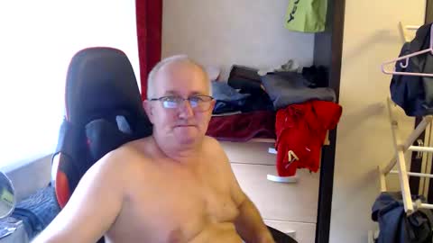 Snapshot of tibort71 chatting on October 2025 12:15:01 PM tibort71 online show from October 2025 12:15:01 PM