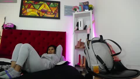 Tifanny Nails  online show from September 2025 01:27:01 PM