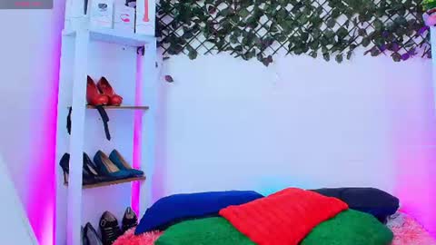 Snapshot of tifanny_nails chatting on June 2026 06:19:02 PM Tifanny Nails online show from June 2026 06:19:02 PM