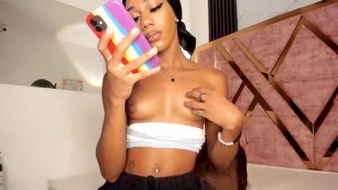 Tifanny online show from September 2025 06:53:01 PM