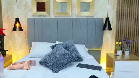 Dana Montoya online show from November 2025 08:30:01 PM