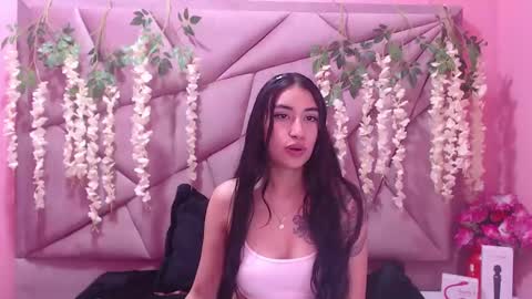 Snapshot of tiffani_hott_ chatting on December 2024 03:20:01 AM TIFANI online show from December 2024 03:20:01 AM