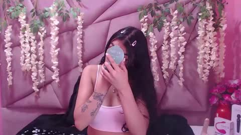 Snapshot of tiffani_hott_ chatting on December 2024 08:19:02 AM TIFANI online show from December 2024 08:19:02 AM