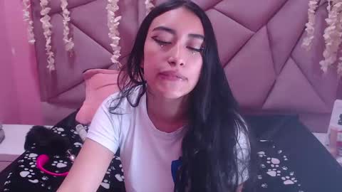 Snapshot of tiffani_hott_ chatting on December 2024 03:38:02 AM TIFANI online show from December 2024 03:38:02 AM