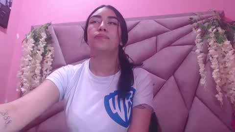 Snapshot of tiffani_hott_ chatting on December 2024 02:52:01 AM TIFANI online show from December 2024 02:52:01 AM