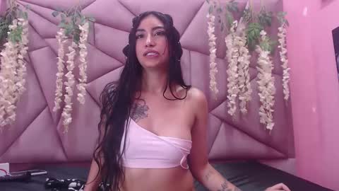 Snapshot of tiffani_hott_ chatting on January 2025 10:50:02 AM TIFANI online show from January 2025 10:50:02 AM