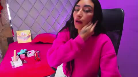 Snapshot of tiffani_hott_ chatting on January 2025 04:34:01 AM TIFANI online show from January 2025 04:34:01 AM