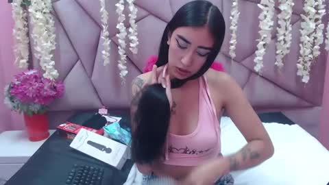 Snapshot of tiffani_hott_ chatting on January 2025 03:43:01 AM TIFANI online show from January 2025 03:43:01 AM