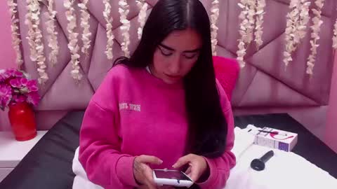 Snapshot of tiffani_hott_ chatting on January 2025 02:24:02 AM TIFANI online show from January 2025 02:24:02 AM