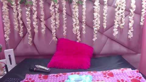 Snapshot of tiffani_hott_ chatting on February 2025 02:50:01 AM TIFANI online show from February 2025 02:50:01 AM