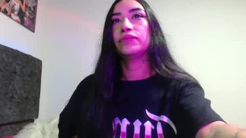 Snapshot of tiffani_hott_ chatting on October 2025 03:48:01 AM TIFANI online show from October 2025 03:48:01 AM