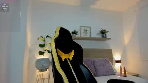 T I F F A N N Y online show from February 2026 07:19:02 PM