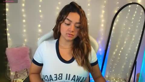Snapshot of tiffany_lopez22 chatting on September 2025 04:03:02 AM Tiffany Lopez online show from September 2025 04:03:02 AM