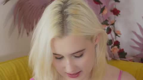 Snapshot of tiffanyjons chatting on October 2025 05:33:02 PM tiffanyjons online show from October 2025 05:33:02 PM