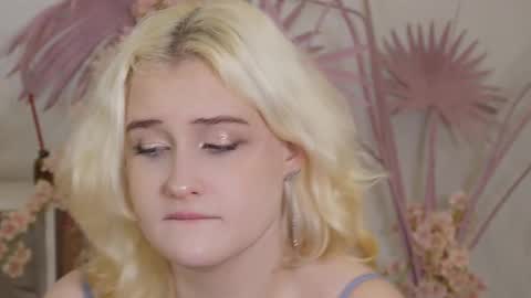 Snapshot of tiffanyjons chatting on October 2025 06:03:02 PM tiffanyjons online show from October 2025 06:03:02 PM