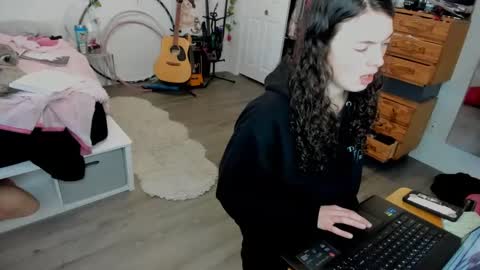 Snapshot of tiggerrosey chatting on January 2025 10:11:02 PM   All my Links online show from January 2025 10:11:02 PM