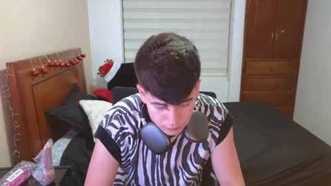 Snapshot of tightncuteass chatting on November 2025 10:52:02 PM Camilo online show from November 2025 10:52:02 PM