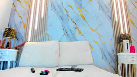 T I F F A N Y online show from April 2026 09:01:01 PM