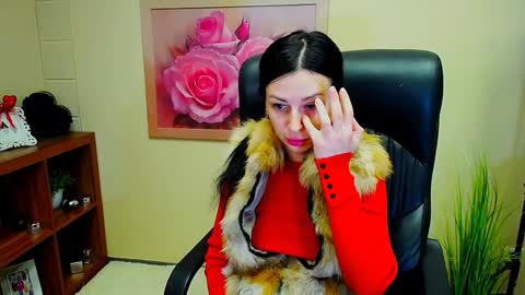 Luisa online show from December 2024 09:29:02 AM