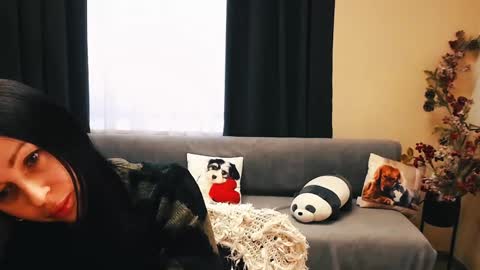 Luisa online show from February 2025 12:14:02 PM