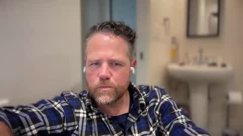 Snapshot of timjcali chatting on November 2025 09:26:01 PM Tim online show from November 2025 09:26:01 PM