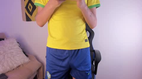 Snapshot of timothy_ross chatting on December 2024 09:41:02 PM Timothy 21 years old online show from December 2024 09:41:02 PM