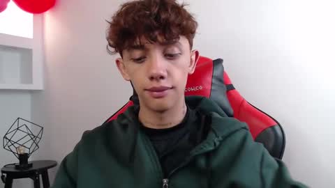 Snapshot of timothy_ross chatting on February 2025 07:58:02 AM Timothy 21 years old online show from February 2025 07:58:02 AM