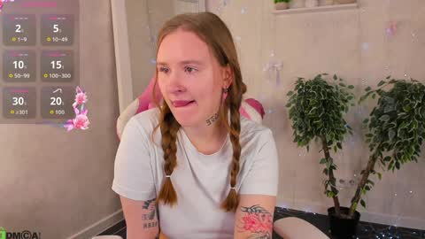 Snapshot of tina_hicks chatting on April 2026 01:10:02 AM Stella online show from April 2026 01:10:02 AM