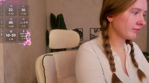 Snapshot of tina_hicks chatting on April 2026 08:31:02 AM Stella online show from April 2026 08:31:02 AM