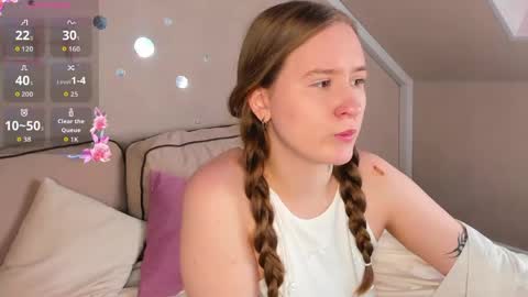 Snapshot of tina_hicks chatting on April 2026 09:27:01 AM Stella online show from April 2026 09:27:01 AM