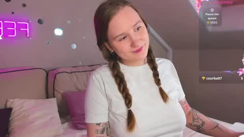 Snapshot of tina_hicks chatting on April 2026 09:10:01 AM Stella online show from April 2026 09:10:01 AM