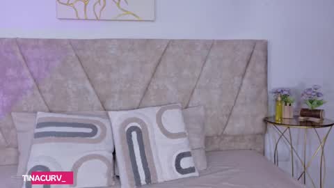 tinacurv online show from November 2025 07:59:01 PM