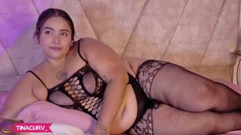 tinacurv online show from November 2025 07:57:02 PM