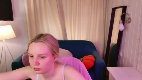 Snapshot of tinasiner chatting on June 2026 02:28:01 PM tinasiner online show from June 2026 02:28:01 PM