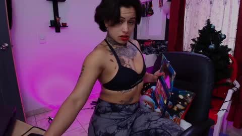 Snapshot of tinnadawson chatting on December 2024 07:14:02 PM I AM BELLA ----------- follow my IG TINNS 69 online show from December 2024 07:14:02 PM