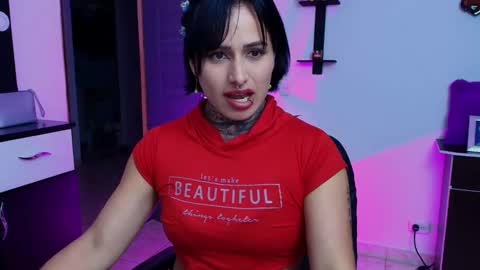 Snapshot of tinnadawson chatting on January 2025 02:22:02 AM I AM BELLA ----------- follow my IG TINNS 69 online show from January 2025 02:22:02 AM