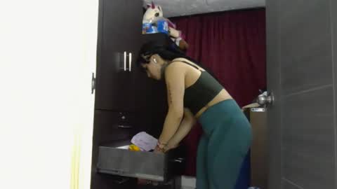 Snapshot of tinnadawson chatting on March 2025 01:58:01 AM I AM BELLA ----------- follow my IG TINNS 69 online show from March 2025 01:58:01 AM