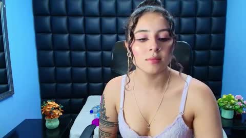 Snapshot of tiny_love_ chatting on November 2025 04:24:01 AM tiny online show from November 2025 04:24:01 AM