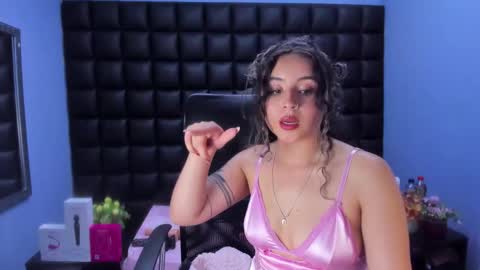 Snapshot of tiny_love_ chatting on February 2026 02:52:02 AM tiny online show from February 2026 02:52:02 AM