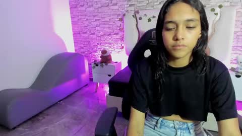 tiny_tay online show from April 2026 11:35:01 AM