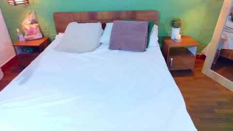 tiny_whore18 online show from April 2026 04:08:01 PM